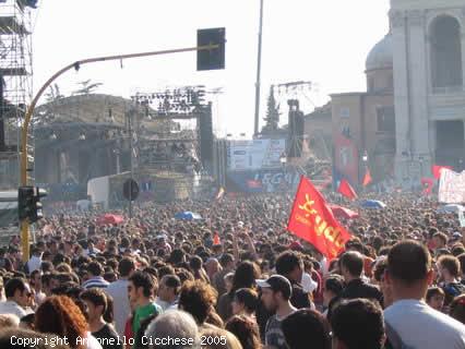 concerto, 2005, 1 maggio, festa, lavoratori, auguri, palco, piazza, folla