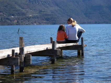 madre, figlia, molo, affetto, amore, sentimento, meterno, relax, pensare, insegnamento