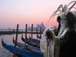 cartoline carnevale, venezia, maschera lagunate, tristezza, sentimento, divertimento, gioia, travestimento